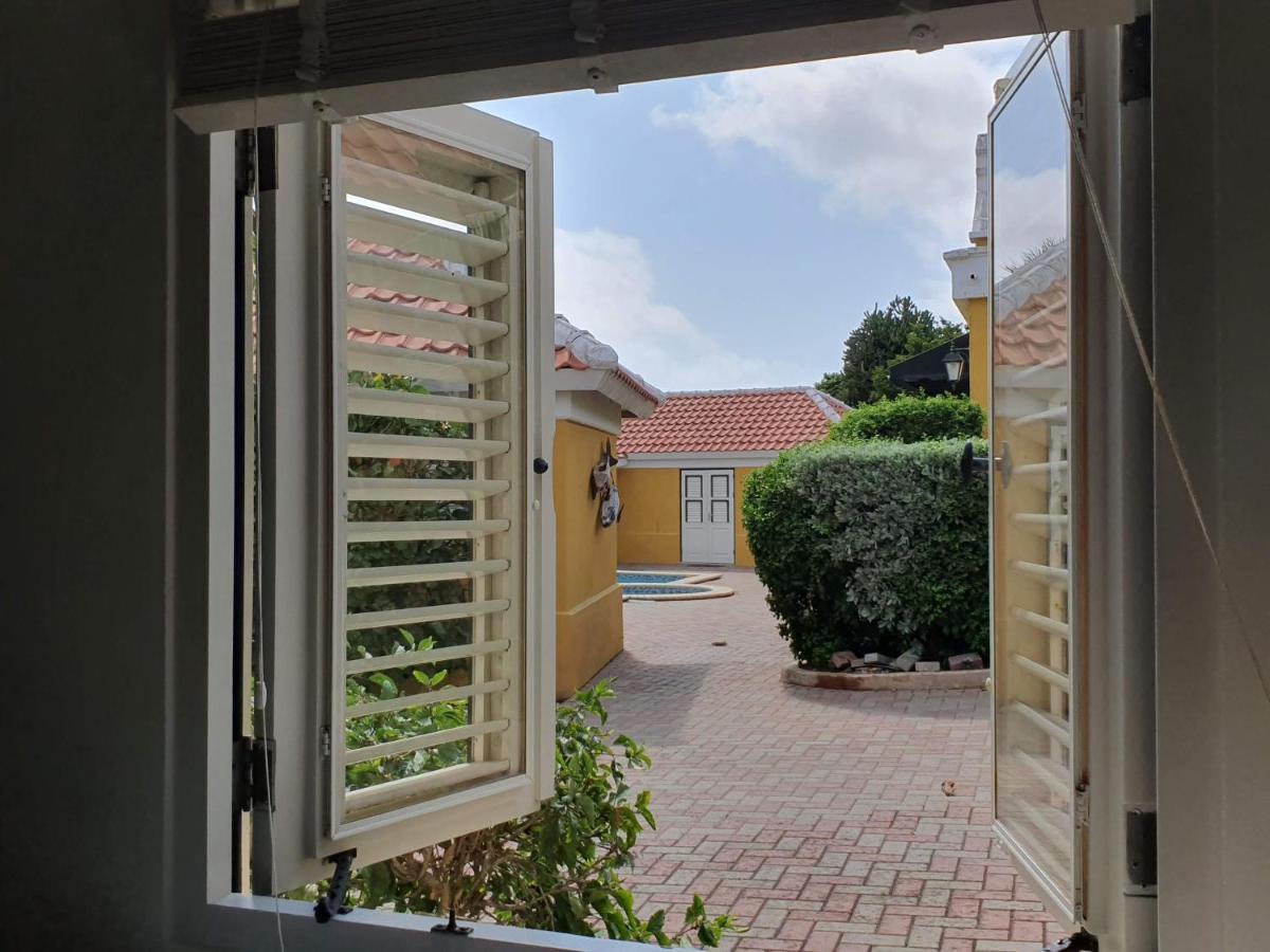 Отель Landhuis Bona Vista Виллемстад Экстерьер фото